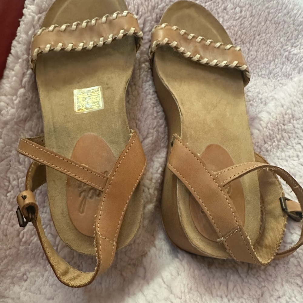 Women's Tan Sandals